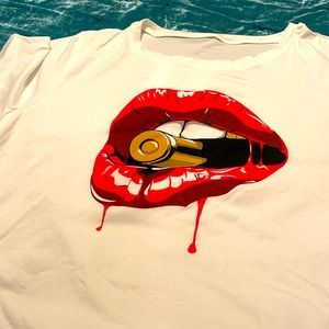 White sexy red lips t shirt